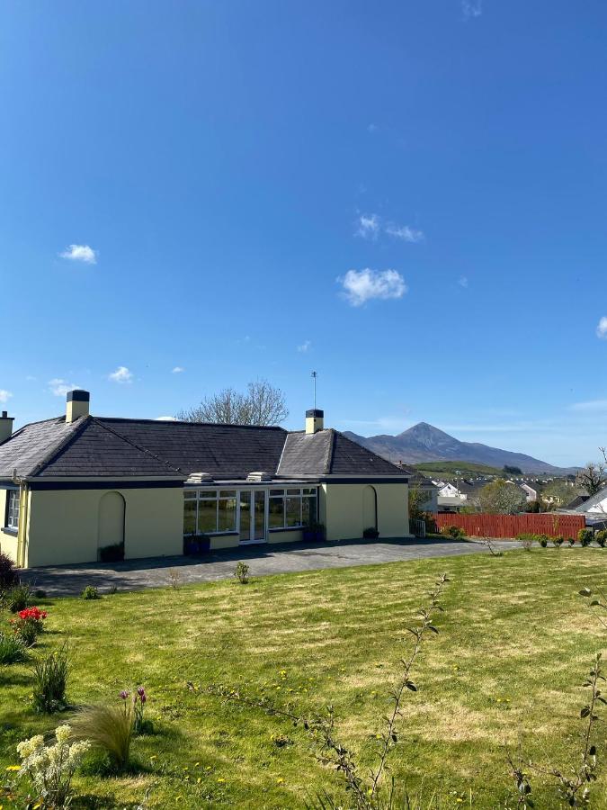 Quay Lodge Westport Exterior photo