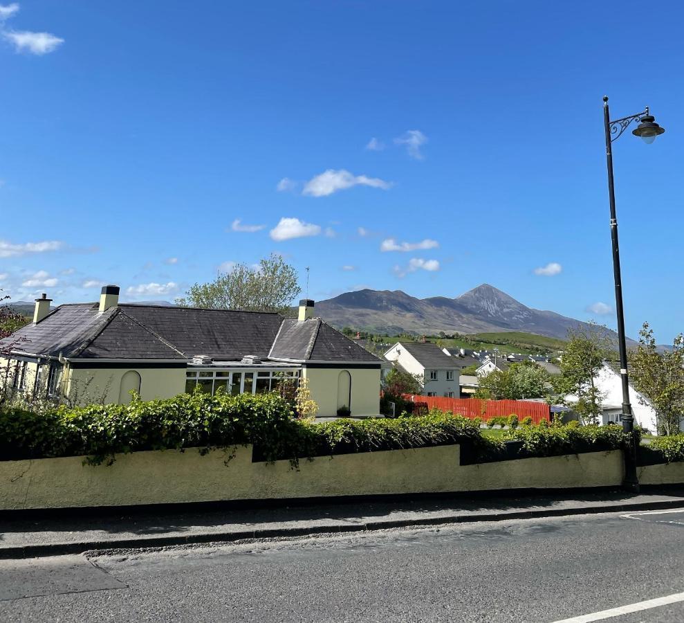 Quay Lodge Westport Exterior photo